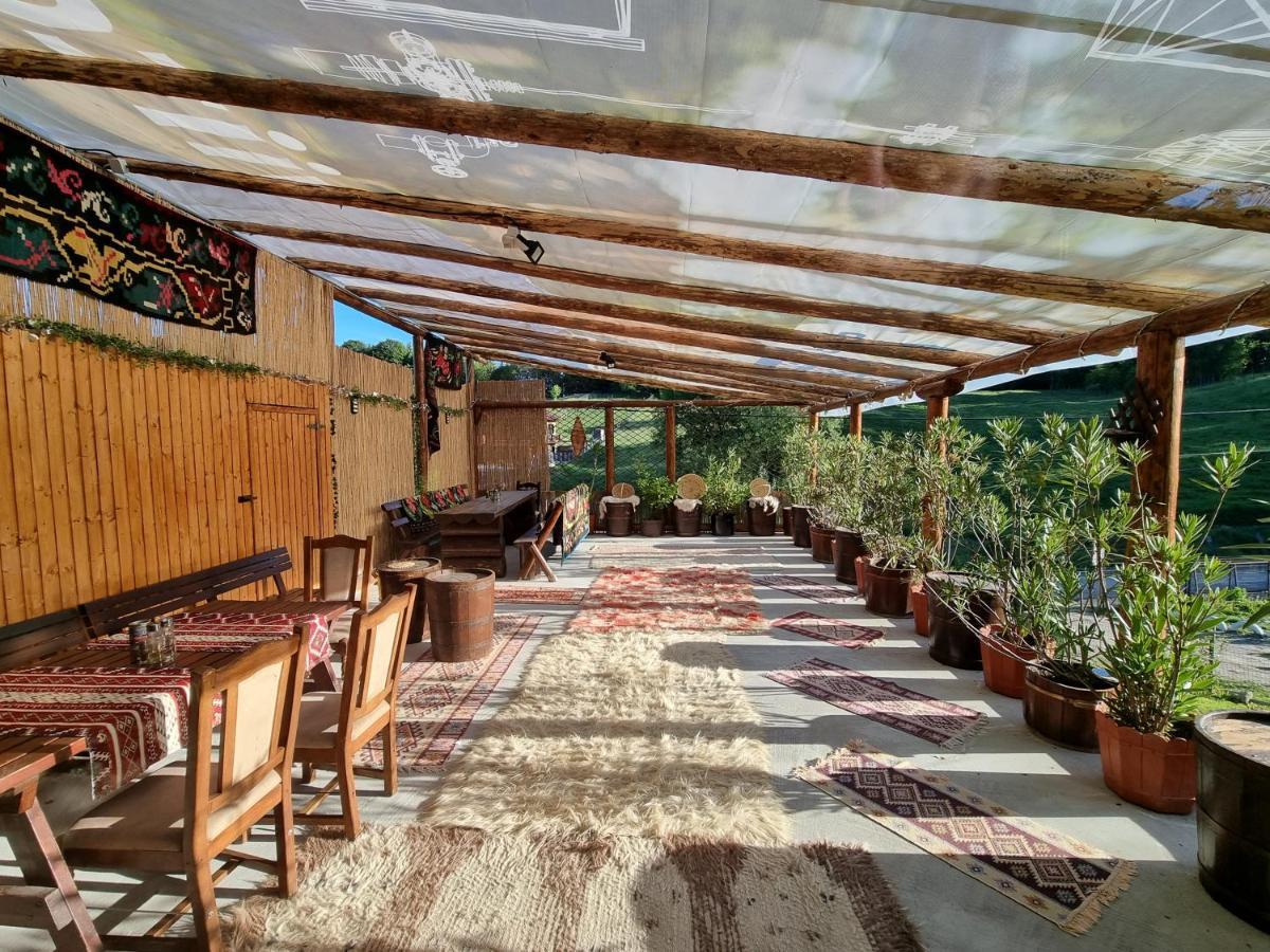 Hotel Langa Stana Curtea de Argeş Exterior foto