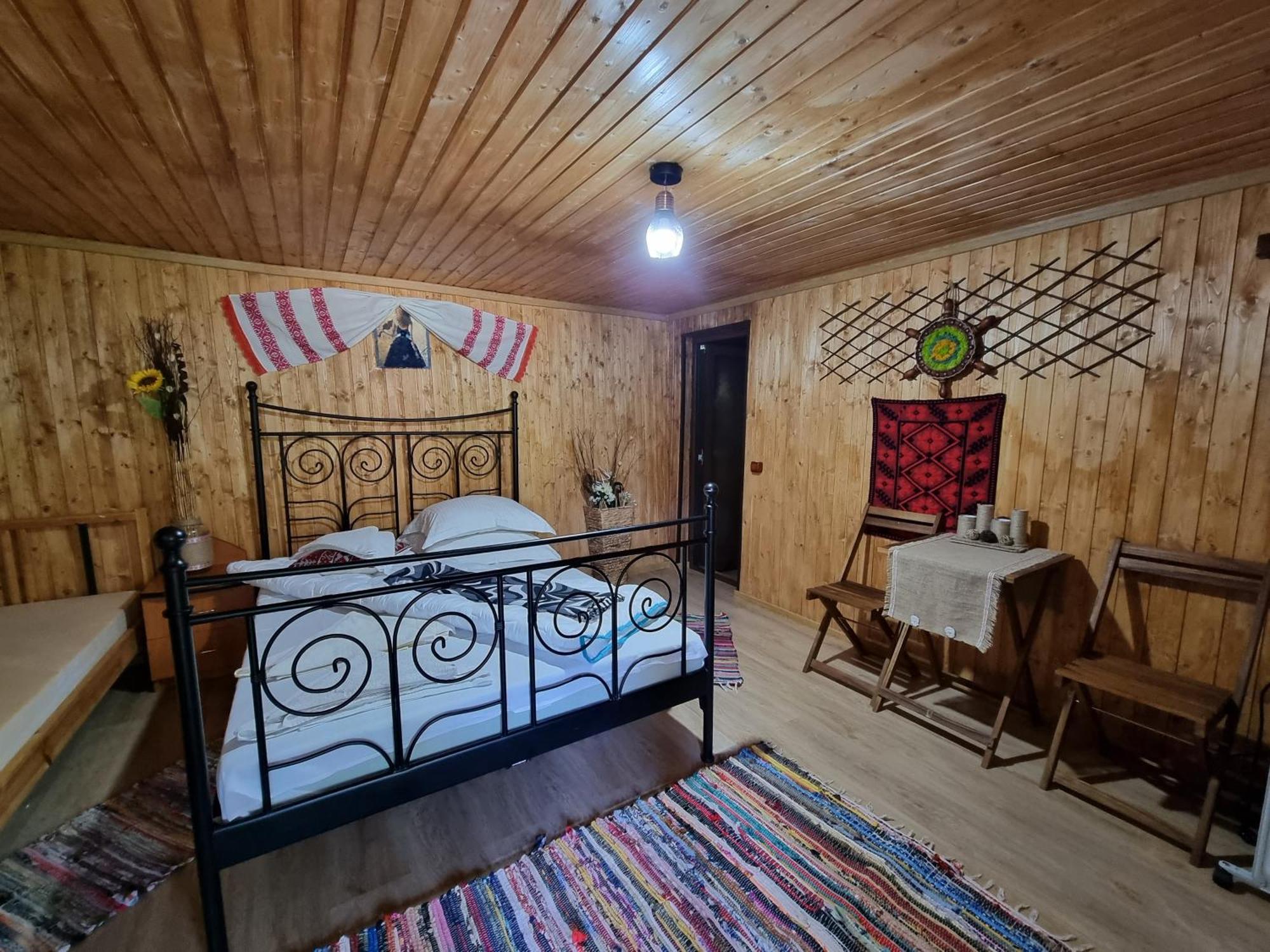 Hotel Langa Stana Curtea de Argeş Habitación foto